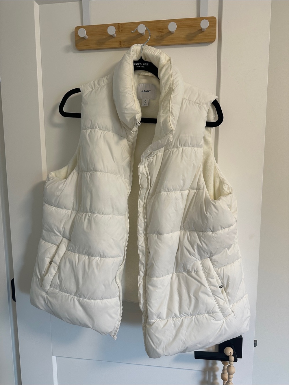 Old Navy White Quilted Puffer Vest - Sleeveless